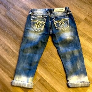 ISO: Rock Revival venus capri 27